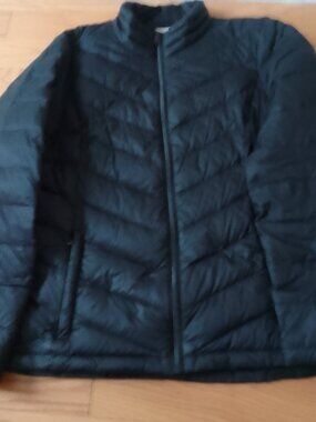 Lightweight black puffer jacket (size large).